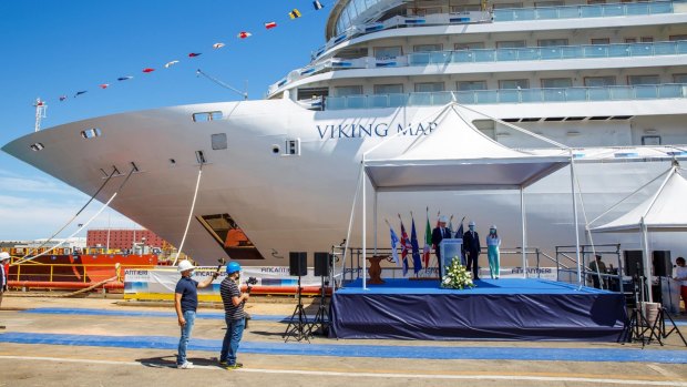 Viking Mars preparing for float out in Italy.