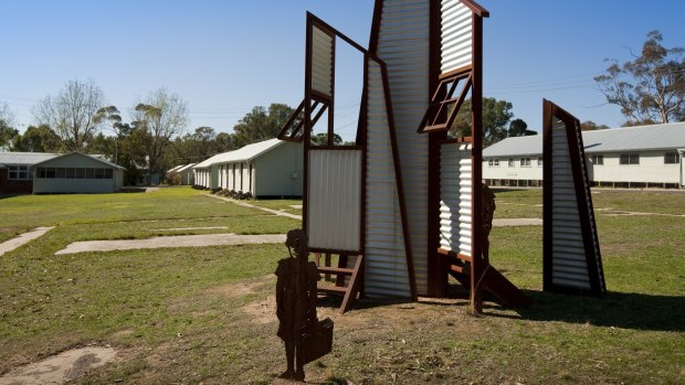 The existing army camp at Bonegilla – which became an internment camp for Italians during World War II – was perfectly sited, and had plenty of expansion room.