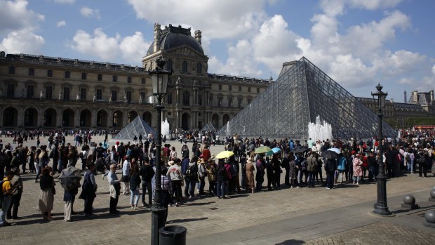 Queuing times will be reduced after Louvre's changes.