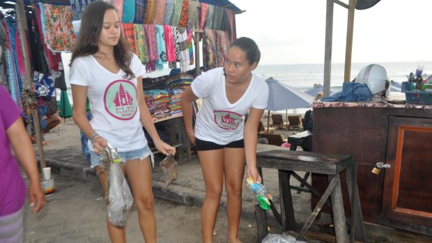 Bali plastic bags being used to show what type of shopper you are
