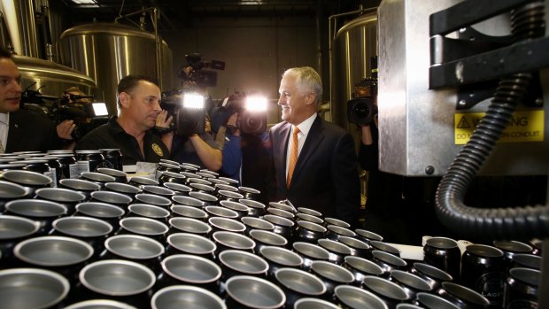 Malcolm Turnbull at the Mornington Peninsula Brewery with owner Matt Bebe earlier this month.