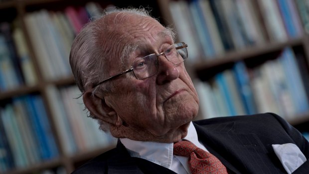 Malcolm Fraser says selling the ABC and SBS would be "lousy" politics.