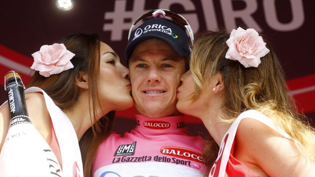 Gracious act of sportsmanship ... Australian rider Simon Clarke, who took the lead during the 4th stage of the Giro d'Italia, gave Richie Porte his front wheel.