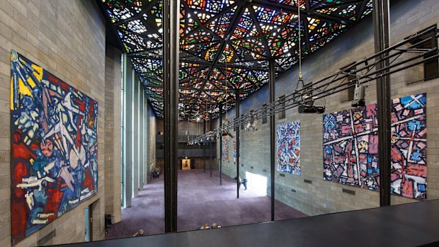 Unity in Space, designed by Roger Kemp and woven by Cheryl Thornton, Chris Cochius, Louise King, Laura Mar and Emma Sulzer in situ at the NGV.