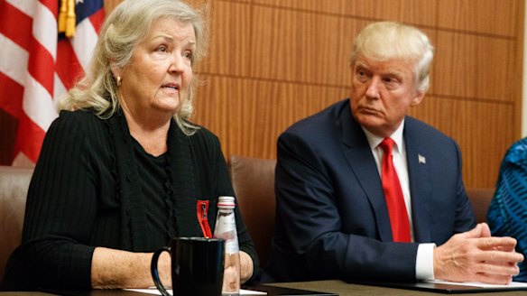 Donald Trump with Juanita Broaddrick, who has accused former President Bill Clinton of sexual assault.