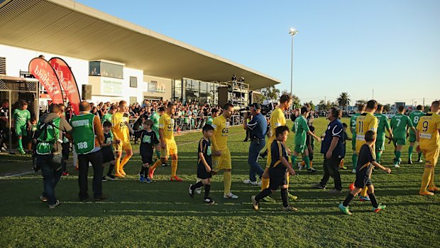 Turbo: Bentleigh Greens and Perth Glory at Kingston Heath.