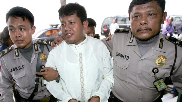 Convicted Indonesian militant Hasanuddin before his trial in 2007.