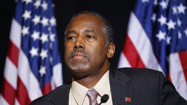 Republican presidential candidate Ben Carson called for Congress to cut off funding for resettlement of Syrian immigrants in the US.