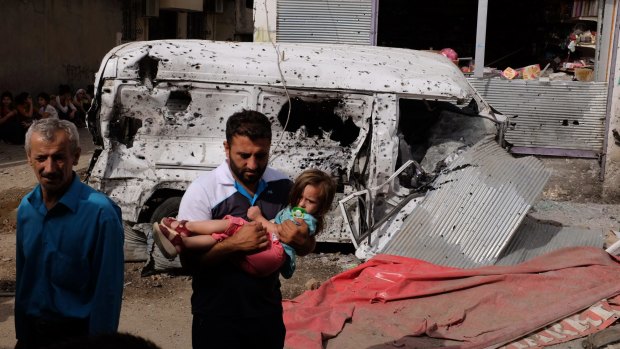 Signs of destruction and unrest in Cizre, Turkey, at the weekend.