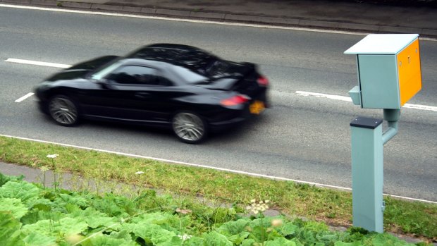 电子相机并不总是宣传它们的存在。