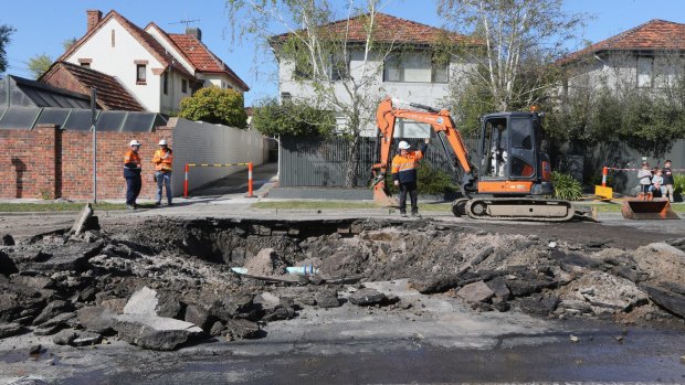 A sinkhole on Glen Eira Road in Caulfield has seen the area closed to traffic.