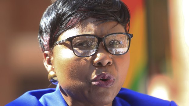 Zimbabwe Minister of  Environment Oppah Muchinguri has called for the US to extradite Walter Palmer so he can face justice for the slaying of Cecil the lion.
