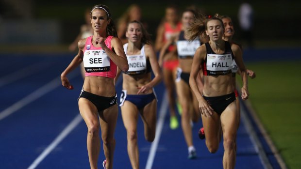 Linden Hall of Victoria (right) comes second to Heidi See of NSW  in the women's 1500-metre open race during the 2016 Sydney Track Classic on March 19.