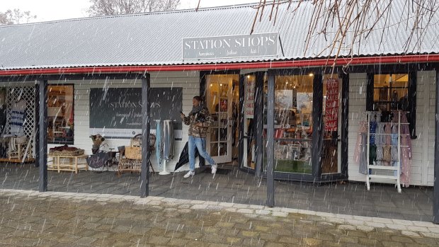 Snow in Bungendore on Sunday 
