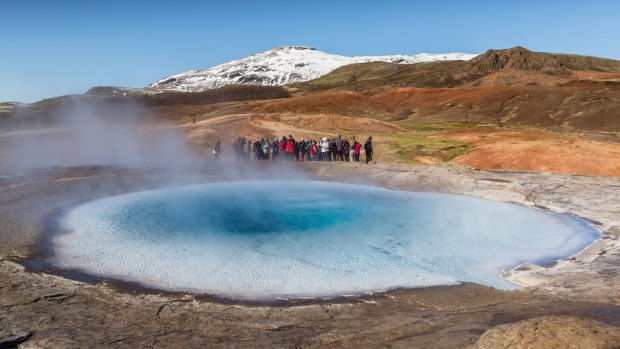 自然——Skolaferdalag热池