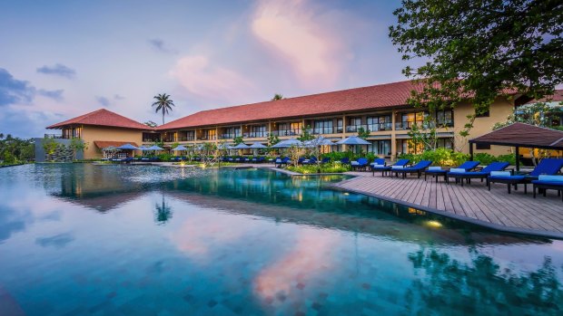 Anantara Kalutara Resort showcases the Kalu River and Indian Ocean location.