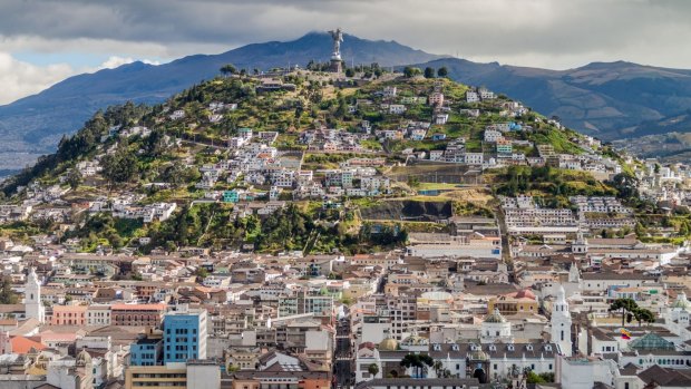  For a great overview of the sprawling town and surrounding volcanoes, head to El Panecillo (the "Little Bread Loaf", at 3100 metres) where a towering 41-metre statue of the Virgin Mary gazes out protectively.