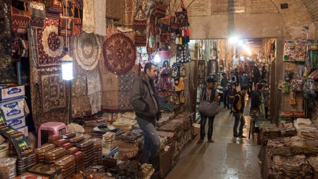  People in a bazaar in Shiraz. 