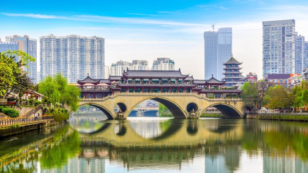 Architectural landscape on the edge of Jinjiang River in Chengdu. 