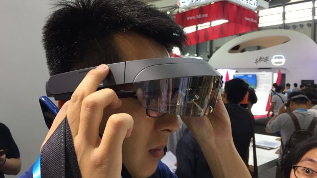 Shadow Creator's Halomini augmented reality headset looks like Microsoft's HoloLens but falls far short of the mark.