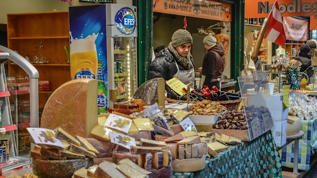 Vienna Naschmarkt is a congregation of food stalls, cafes and restaurants.