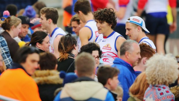 The Bulldogs pulled a crowd at their final training session before the semi-final clash with Hawthorn. 