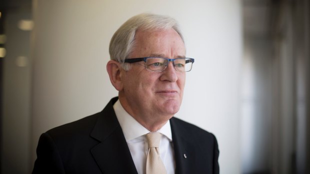 Trade Minister Andrew Robb says MPs agitating for leadership change should "pull their heads" in.