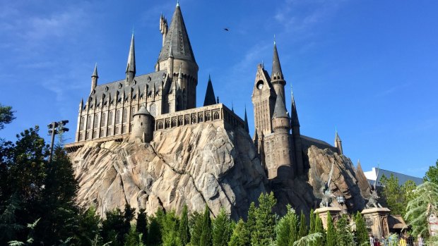 The Wizarding World of Harry Potter, Kennedy Space Centre and Epcot are near which US city?