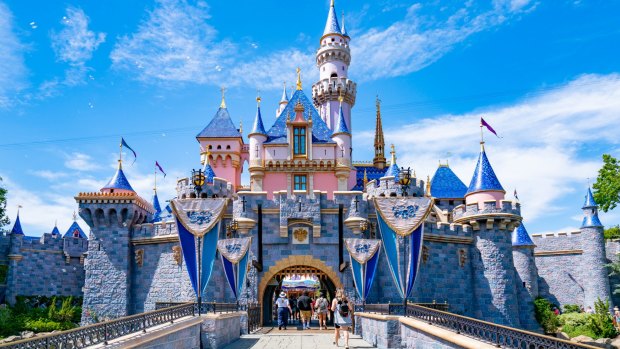 Disneyland's famous castle is based on which real-life castle?