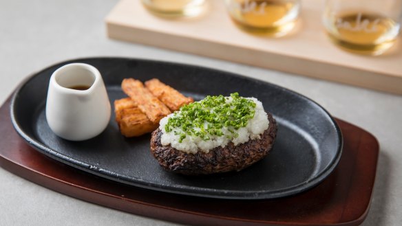 Grandmaster sizzle - hamburger steak on a sizzling hotplate.