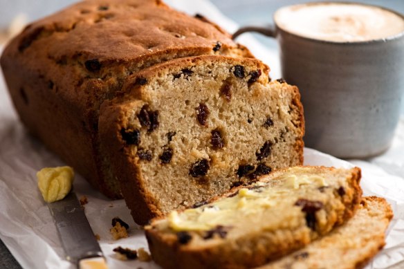 No-yeast raisin bread sliced and ready to be slathered with butter.