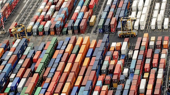 The new owners of a 50-year lease over Australia's busiest port, the Port of Melbourne, plan to put in a place a business plan to bolster productivity.