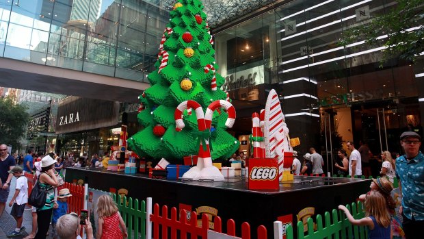 Christmas shoppers in Sydney's Pitt Street Mall.