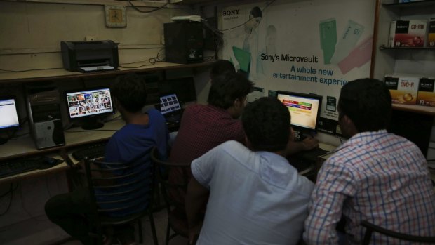 India has ordered Internet service providers to block access to more than 850 adult websites.