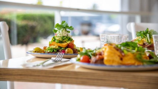 Breakfast with a side of Lakes Entrance waterfront action at Albert & Co.