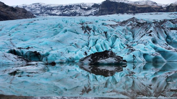 Glacier Power - Why is Glacier Ice Blue?