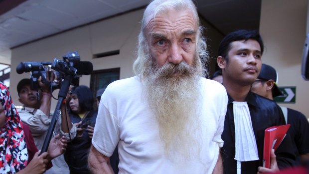 Robert Ellis walks to his cell after a court appearance in Denpasar last year.