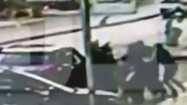 Footage shows the moment two Australian children were snatched from a street in Lebanon.