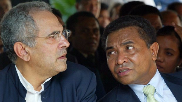 Rui Araujo, then health minister, talks with Jose Ramos Horta during a cabinet swearing-in in 2006.