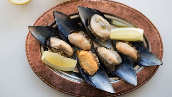 Midye dolma-stuffed mussels at Stanbuli. 