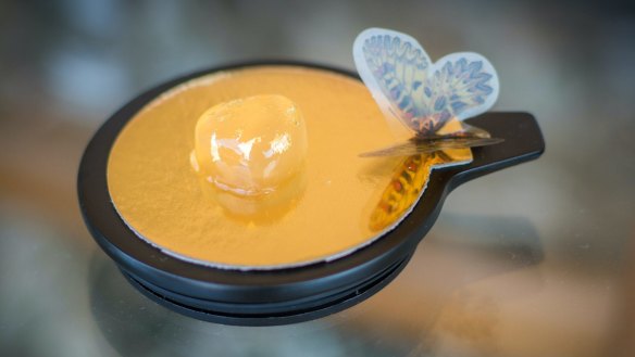 The pre-digestive apple cider vinegar jellies at Samadhi Retreat incorporate 24-carat gold for its unique health properties.