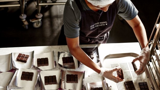Hands-on: Pana chocolate production.