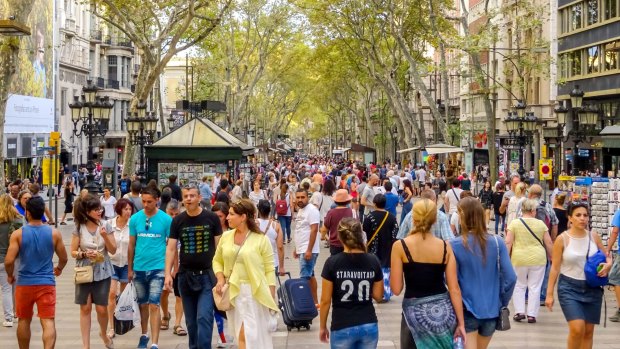 La Ramblas, Barcelona. The Spanish word for 'guiri' applies to foreigners, typically from northern Europe or North America, who stand out like a sore thumb.