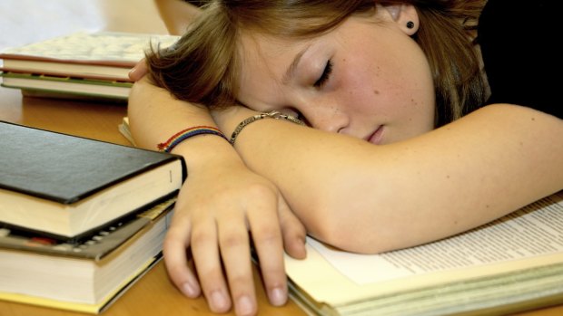 Erratic sleep patterns can be harmful to maintaining a teen's healthy weight.