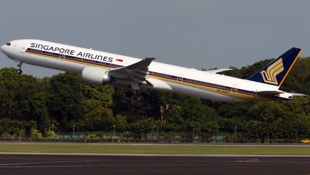 Singapore Airlines received a bomb threat against its San Francisco flight on Sunday.