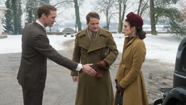 Bereaved British army officer Lewis Morgan (Jason Clarke) and his wife Rachael (Keira Knightley)  are billeted with architect Stephan Lubert (Alexander Skarsgard).