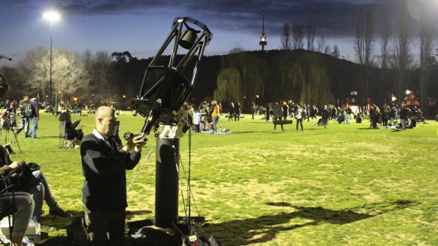 The August 21 event  saw 7960 people at 33 sites across the nation simultaneously look up at the stars through a telescope or pair of binoculars for ten minutes.