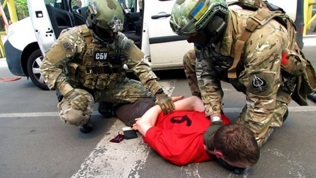 Ukraine's intelligence agency SBU arrested a Frenchman who wanted to cross from Ukraine into the European Union armed to the teeth.