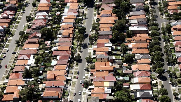 Auction clearance rates fell below 50 per cent in Sydney's outer suburbs