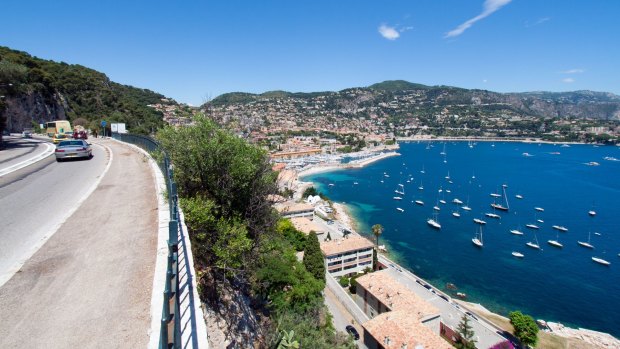 Travelling the Cote d'Azur (French Riviera) to Nice.